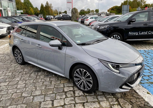 Toyota Corolla cena 93900 przebieg: 153063, rok produkcji 2020 z Kwidzyn małe 232